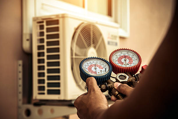 Professional Hvac technician working in Nottingham, MD